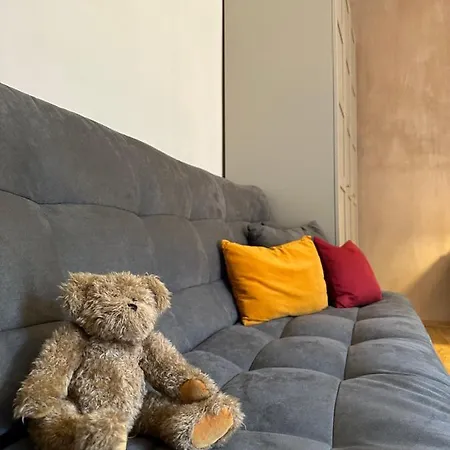 Plaza Apartment *